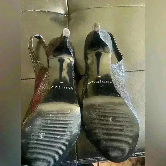 White House Black Market Emeril Black Snakeskin High Heel Sandals size 8. - Picture 5 of 5